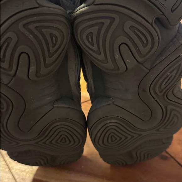 Yeezy Gray Sneakers - Picture 3 of 7